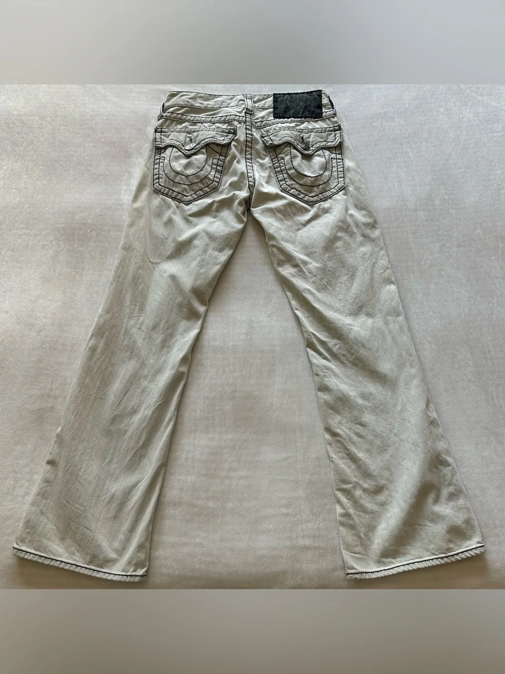 true religion billy big t soft grey jeans w black stitching / size 31